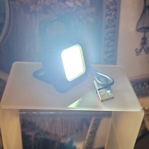 LED RECHARGEABLE LIGHT W/CHARGER So Many Uses. Outdoors, Dog, Cycling ++